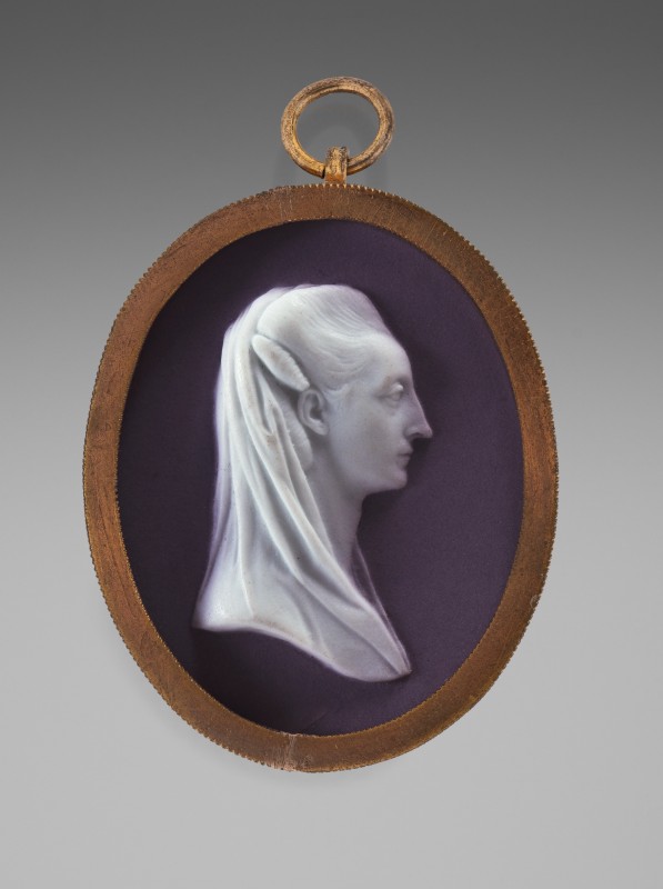 1775, stoneware (jasper ware), white on lilac-coloured ground, impressed ‘Wedgwood’, 4.1 × 3.3 × 1 cm. Collection of Harvard Art Museums / Fogg Museum, Bequest of Grenville L. Winthrop (1943.1609).