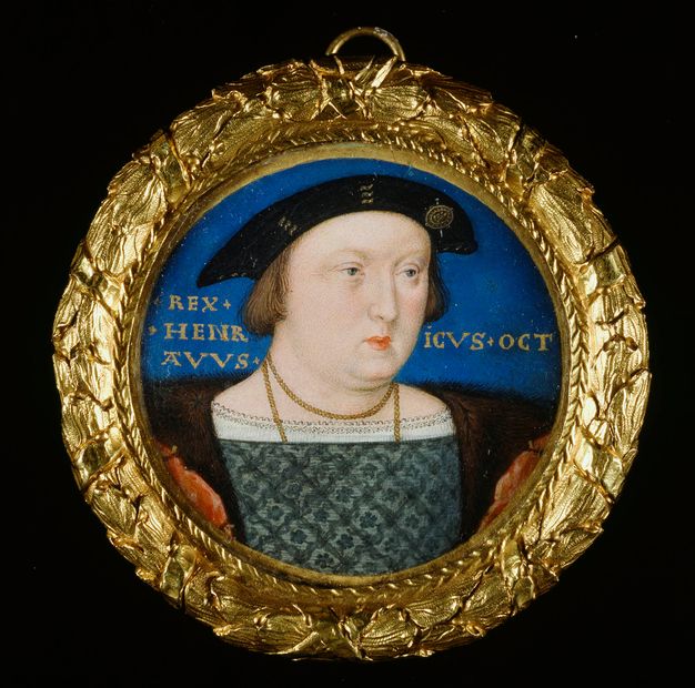 Watercolour. A round-cheeked, clean-shaven man looks off to our right with small, puffy eyes. His narrow pink lips are pursed under a long nose. He is shown from the chest up against a lapis-blue background, set into a round gold frame of leaves.