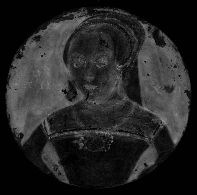 X-radiograph. In black and white, a woman wearing an upside-down, U-shaped headdress and fitted bodice looks off to our left. Areas around her eyes, lips, and along her bodice glow white.