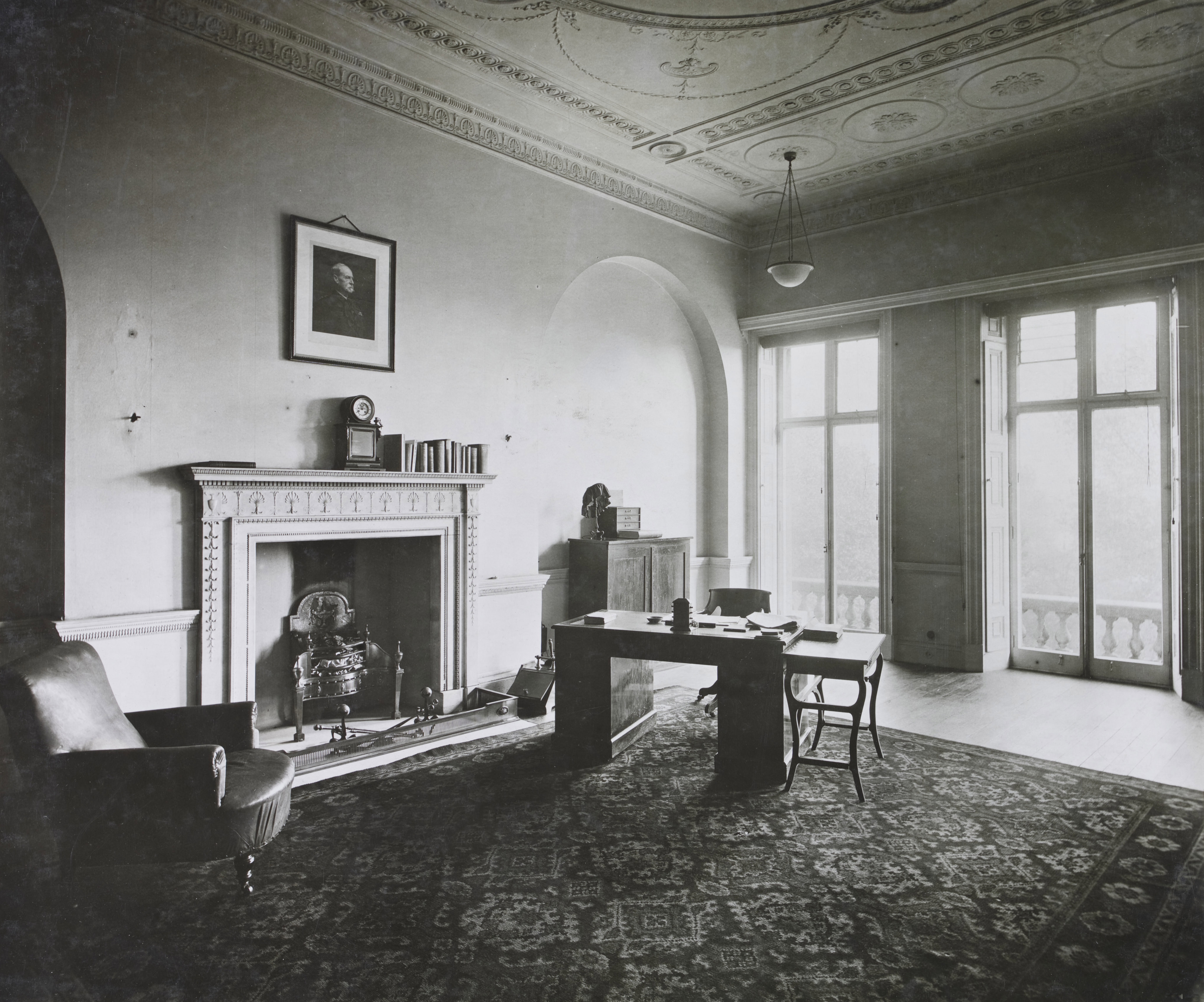 The drawing room of no. 8 Adelphi Terrace, once the room of Dr. Thomas Monro